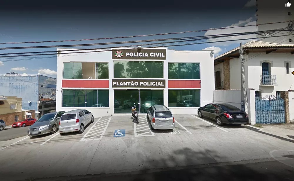 Falsa dentista é pega com a 