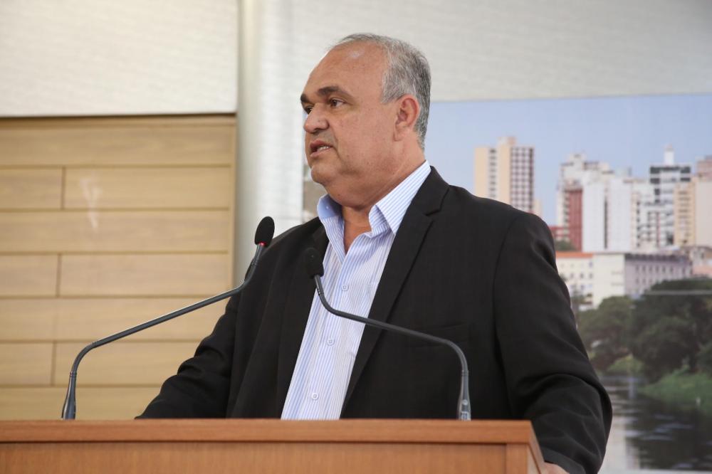 Vereador destina R$ 70 mil para conserto de escolas públicas; principal preocupação é com tehados